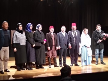 Eyüpsultan'da Sultan Abdülhamid'in hayatını anlatan “Usta” oyunu sahnelendi Eyüpsultan'da Sultan Abdülhamid'in hayatını anlatan “Usta” oyunu sahnelendi
