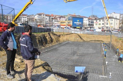 Akşemsettin Yarı Olimpik Havuzu'nun Temel Betonu Atıldı