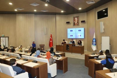 Çocuklardan Doktor Başkan Yardımcısına Soru Yağmuru Çocuklardan Doktor Başkan Yardımcısına Soru Yağmuru
