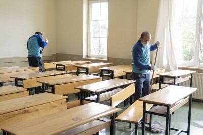 Eyüpsultan'da Okullar Dezenfekte Edilip, Kapsamlı Temizlik Yapılıyor