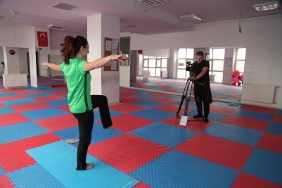 Hanımlara online spor imkanı Hanımlara online spor imkanı