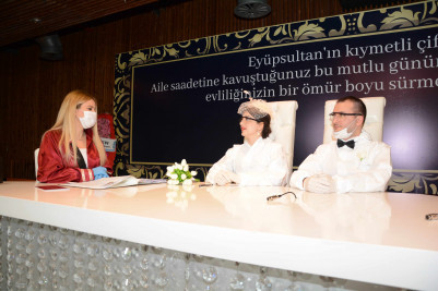 Korona Günlerinde Eyüpsultan'da Bir Güzel Nikah Korona Günlerinde Eyüpsultan'da Bir Güzel Nikah