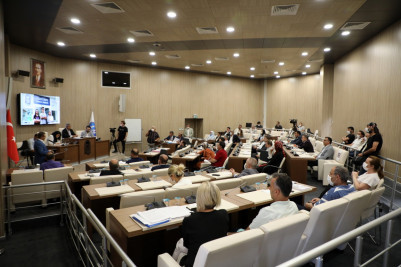 Başkan Deniz Köken, Mecliste Bir Yıllık İcraatını Anlattı Başkan Deniz Köken, Mecliste Bir Yıllık İcraatını Anlattı