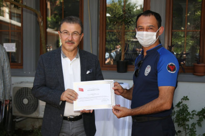 Vefa Sosyal Destek Ekibi Teşekkür Belgelerini Aldı Vefa Sosyal Destek Ekibi Teşekkür Belgelerini Aldı