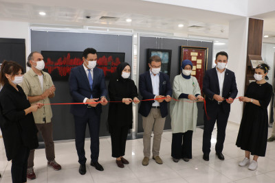 'Mesafe' temalı minyatür sergisi açıldı 'Mesafe' temalı minyatür sergisi açıldı