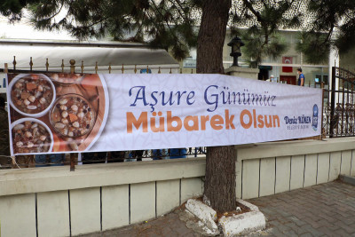 Cuma namazı sonrası aşure ikramı Cuma namazı sonrası aşure ikramı