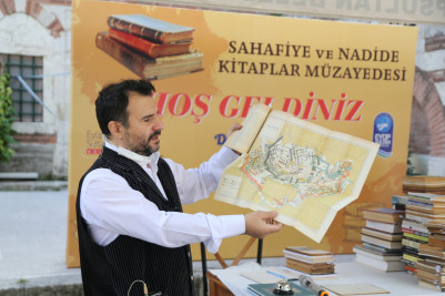 Nadide kitaplar müzayedede kitapseverlerle buluştu Nadide kitaplar müzayedede kitapseverlerle buluştu