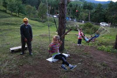 Artvin'deki Zekeriya Amca'ya Eyüpsultan'dan park sürprizi Artvin'deki Zekeriya Amca'ya Eyüpsultan'dan park sürprizi