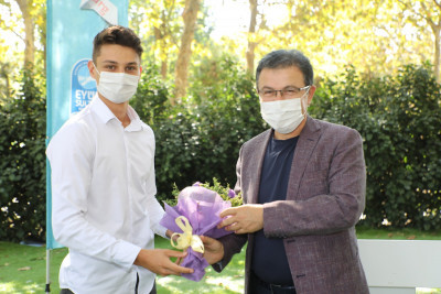 Başkan Deniz Köken, BESYO'yu kazanan öğrencilerle buluştu Başkan Deniz Köken, BESYO'yu kazanan öğrencilerle buluştu