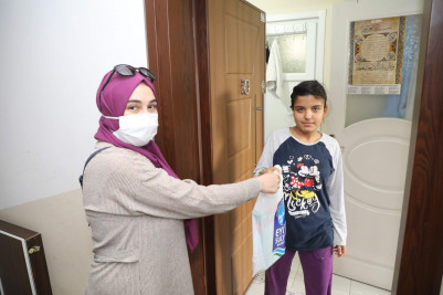 İşitme Engelliler Haftası'nda özel maskelerimizi dağıttık İşitme Engelliler Haftası'nda özel maskelerimizi dağıttık
