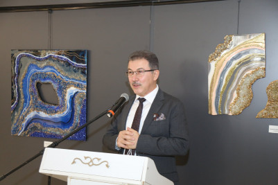 Eyüpsultanlı kadın sanatçıdan “Reçinenin Renklerle Dansı” sergisi Eyüpsultanlı kadın sanatçıdan “Reçinenin Renklerle Dansı” sergisi