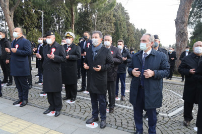 İstiklal Şairi Mehmet Akif Ersoy kabri başında anıldı İstiklal Şairi Mehmet Akif Ersoy kabri başında anıldı