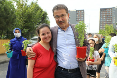 Karadolap'ı fesleğen kokusu sardı Karadolap'ı fesleğen kokusu sardı