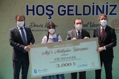 'Akif'e Mektuplar' yarışmasının kazananları ödüllerini aldı 'Akif'e Mektuplar' yarışmasının kazananları ödüllerini aldı
