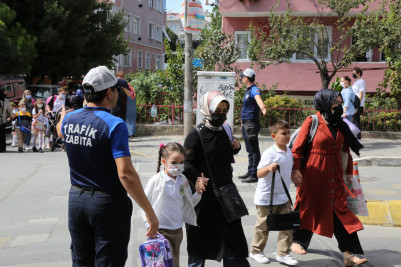 Eyüpsultan'da çocuklarımız zabıtaya emanet Eyüpsultan'da çocuklarımız zabıtaya emanet