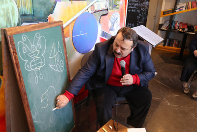 Yazar ve Çizer Demirhan Kadıoğlu'yla Matematik Evi'nde söyleşi Yazar ve Çizer Demirhan Kadıoğlu'yla Matematik Evi'nde söyleşi