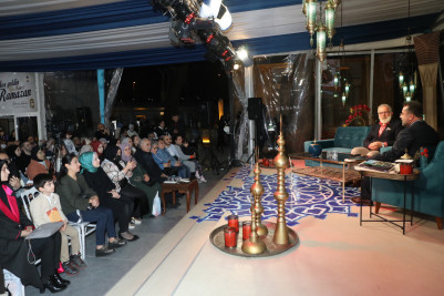 Eyüpsultan'da Ramazan söyleşilerinin konuğu Bahadır Yenişehirlioğlu oldu Eyüpsultan'da Ramazan söyleşilerinin konuğu Bahadır Yenişehirlioğlu oldu