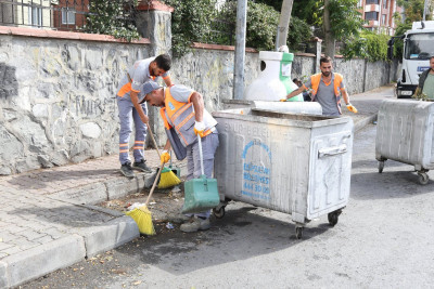 Emniyettepe ve Güzeltepe mahallelerinde detaylı temizlik yapıldı Emniyettepe ve Güzeltepe mahallelerinde detaylı temizlik yapıldı