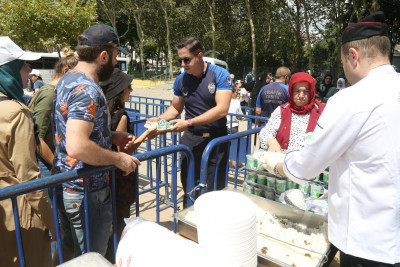 Eyüpsultanlı çocuklar Kur'an'la büyüyor, dinini öğreniyor Eyüpsultanlı çocuklar Kur'an'la büyüyor, dinini öğreniyor