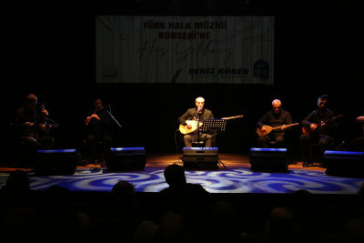 Bağlama ustası Cengiz Özkan'dan muhteşem konser