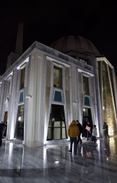 Esentepe Camii'nde ilk Teravih namazı kılındı