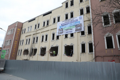 Alibeyköy Haliç Hospital binası yıkılıyor