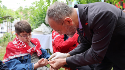 Başkan Özmen özel gençleri askere uğurladı Başkan Özmen özel gençleri askere uğurladı