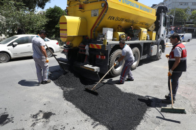 Asfaltlama ve kilit taşı yenileme çalışmaları devam ediyor Asfaltlama ve kilit taşı yenileme çalışmaları devam ediyor