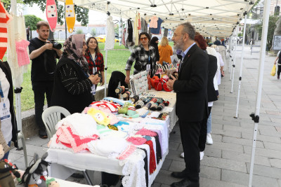 El emeğini sanata dönüştürenlerin festivali başladı El emeğini sanata dönüştürenlerin festivali başladı