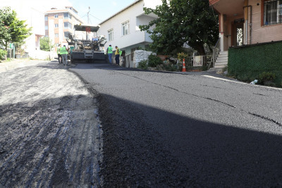 Asfaltlama çalışmaları tüm hızıyla sürüyor Asfaltlama çalışmaları tüm hızıyla sürüyor