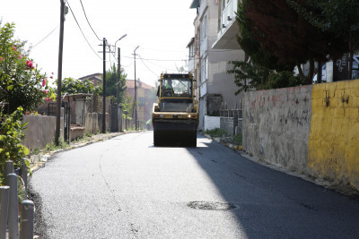 Eyüpsutan'da asfalt çalışmaları tüm hızıyla sürüyor Eyüpsutan'da asfalt çalışmaları tüm hızıyla sürüyor