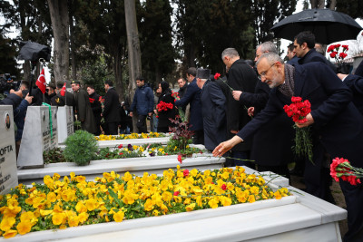 Çanakkale şehitleri Edirnekapı Şehitliği'nde törenle anıldı