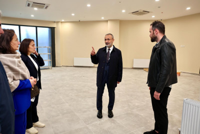 Başkan Özmen Eyüpsultan'ın ilk Kent Lokantası'nın çalışmalarını inceledi Başkan Özmen Eyüpsultan'ın ilk Kent Lokantası'nın çalışmalarını inceledi