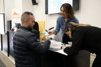 Eyüpsultan Belediyesi'nden Alzheimer hastalarına “Akıllı Takip” desteği Eyüpsultan Belediyesi'nden Alzheimer hastalarına “Akıllı Takip” desteği