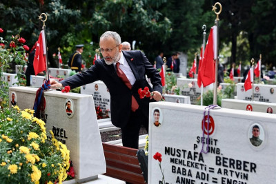 Cumhuriyet'in 102. Yılında Eyüpsultan Şehitlerini Andı