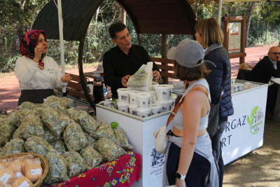 Eyüpsultan'da Yerel Ürün Pazarı Kuruldu