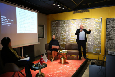 Savaşın Gölgesinde Çocuk Hakları Eyüpsultan'da masaya yatırıldı