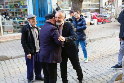 Başkan Özmen, Rami Yeni Mahalle'de esnafla buluştu