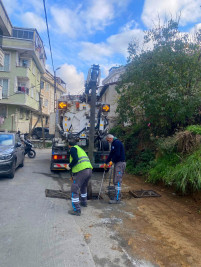 Fen İşleri ekipleri Eyüpsultan'ın dört bir yanında sahada