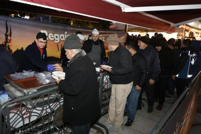 Regaip Kandili Eyüpsultan'da yoğun katılımla gerçekleşti