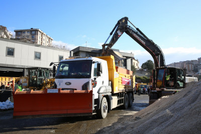 Eyüpsultan Belediyesi Kışa Hazır: Ekipler 7/24 Görev Başında