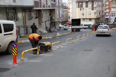 Muhtar Camii Sokak'ta trafik sorununa çözüm