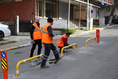 Muhtar Camii Sokak'ta trafik sorununa çözüm