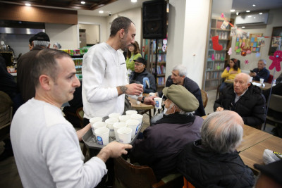 Emekliler Lokali'nde yeni yıl coşkusu