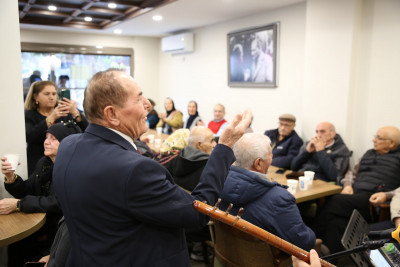 Emekliler Lokali'nde yeni yıl coşkusu