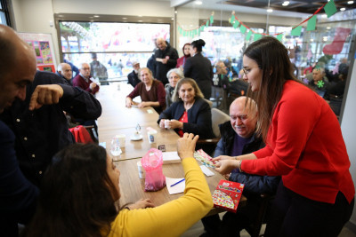 Emekliler Lokali'nde yeni yıl coşkusu