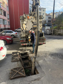 Fen İşleri Ekipleri, kış şartlarına rağmen Eyüpsultan'ın dört bir yanında sahadaydı