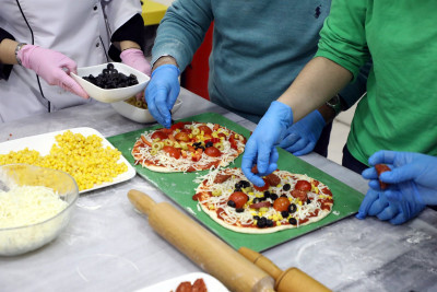 Görme engelli kursiyerler pizza yaptı