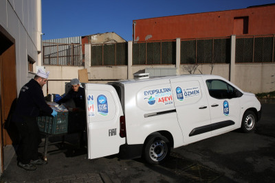 Eyüpsultan Belediyesi'nden ihtiyaç sahiplerine sıcak yemek desteği