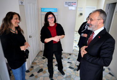 Başkan Özmen'den Defterdar Mahallesi Muhtarlığı'na ziyaret